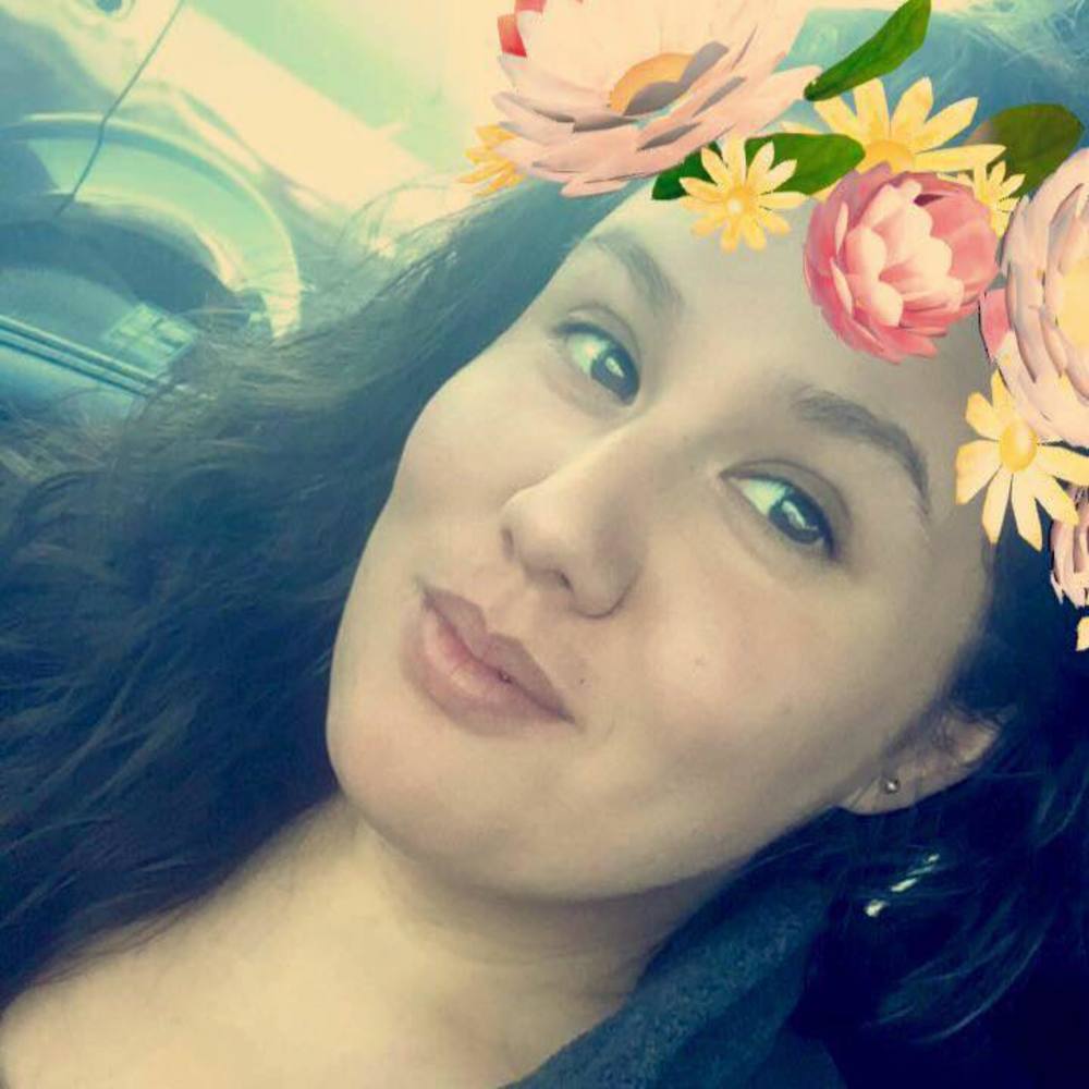Meet your Posher, Valeria